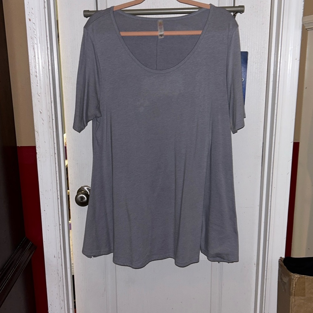 Lularoe Perfect T shirt